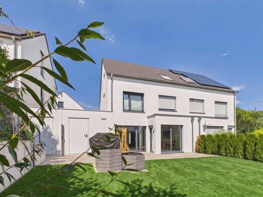 Doppelhaushälfte zur Miete 1.650 € 5 Zimmer 135,9 m² 360 m² Grundstück frei ab 01.10.2026 Biberach Biberach an der Riß 88400