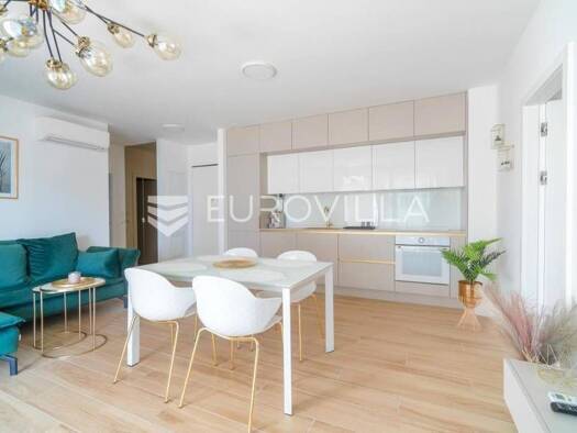 Wohnung zur Miete 1.300 € 2 Zimmer 60 m² Znjan Stobreč