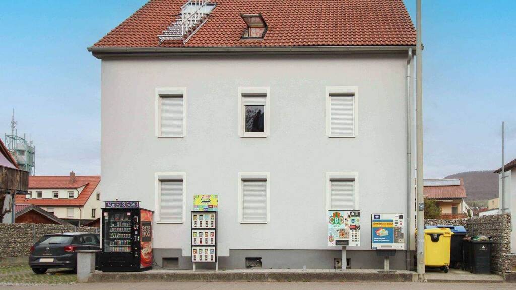 Mehrfamilienhaus zum Kauf als Kapitalanlage geeignet 799.000 € 11 Zimmer 238 m² 452 m² Grundstück Pfullingen 72793