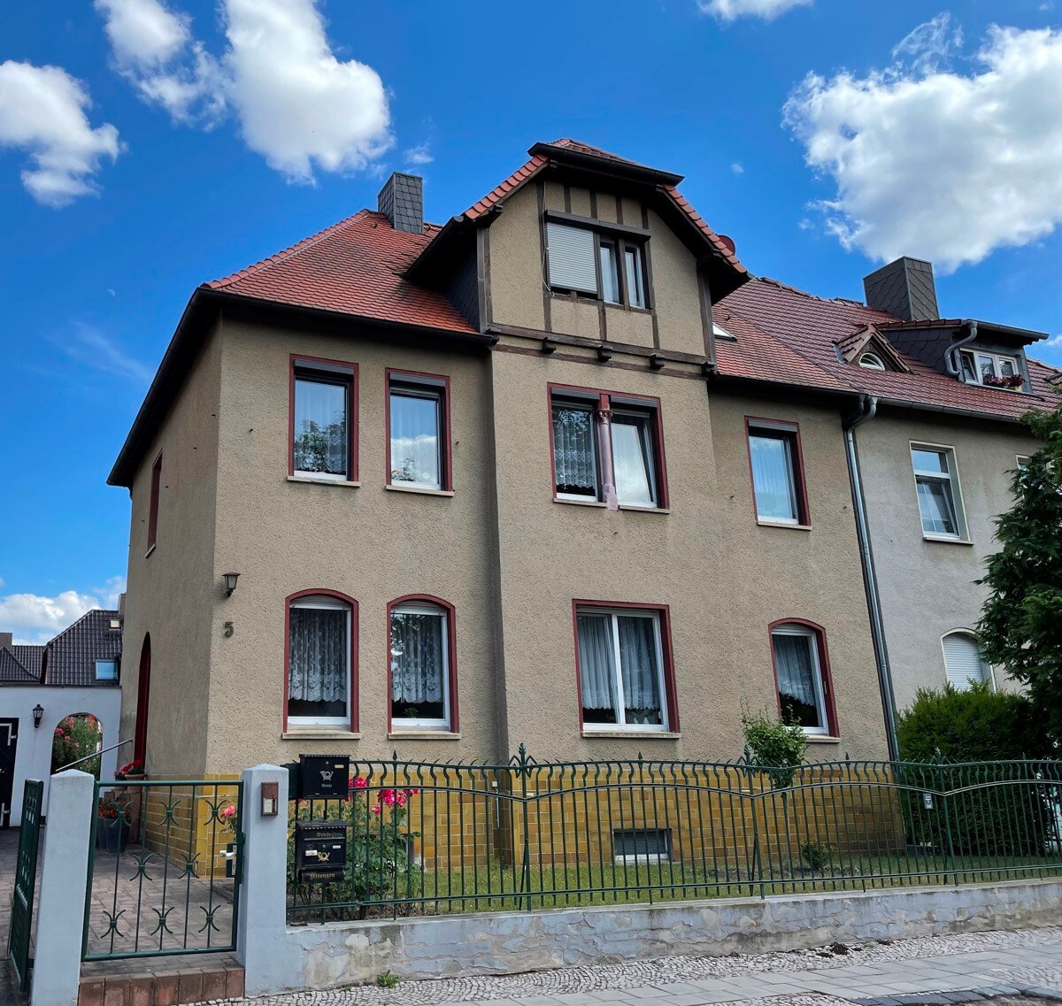 Immobilie zum Kauf als Kapitalanlage geeignet 269.000 € 11 Zimmer 300 m²<br/>Fläche 555 m²<br/>Grundstück Weißenfels Weißenfels 06667