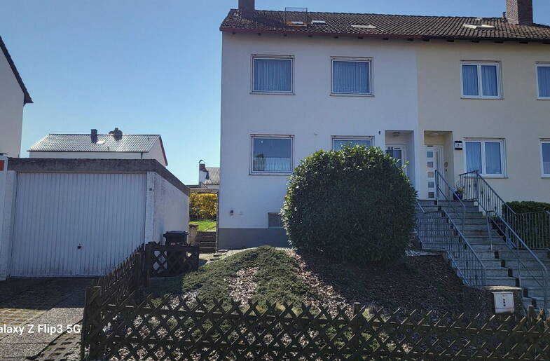 Doppelhaushälfte zum Kauf provisionsfrei 295.000 € 6 Zimmer 118 m² 369 m² Grundstück Von Steinaustraße 4 Euerbach Euerbach 97502