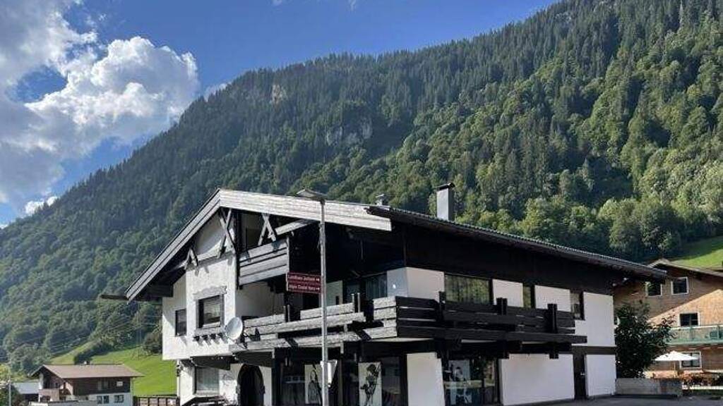 Haus zum Kauf 11 Zimmer 294 m² 661 m² Grundstück Klösterle 77b Klösterle 6754