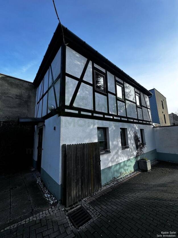 Einfamilienhaus zur Miete 297 € 2,5 Zimmer 54 m² Friedrich-Engels-Str. 95 Hohenstein-Ernstthal Hohenstein-Ernstthal 09337