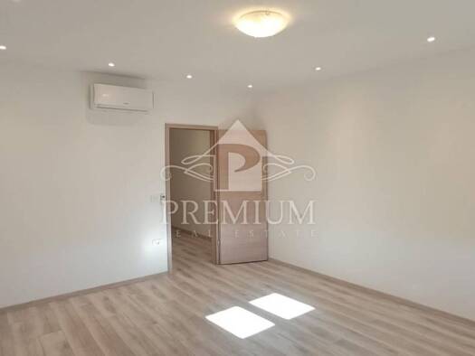 Wohnung zum Kauf 312.000 € 3 Zimmer 73 m² Geschoss 2/5 Centar, Pula Pula 52100