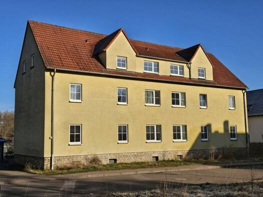 Wohnung zur Miete 381 € 3 Zimmer 63,3 m² EG frei ab 01.05.2026 H.-Heine-Straße 2 Braunsbedra 06242