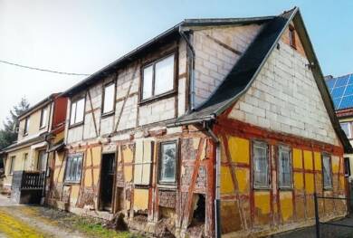 Doppelhaushälfte zum Kauf 9.000 € 4 Zimmer 100 m² 986 m² Grundstück frei ab sofort Wohlmuthausen Rhönblick 98617