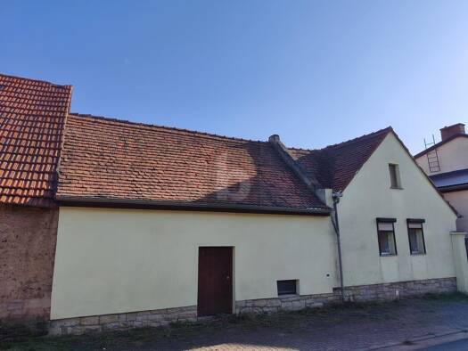 Reihenmittelhaus zum Kauf 120.000 € 5 Zimmer 93 m² 318 m² Grundstück Wolferstedt Allstedt 06542