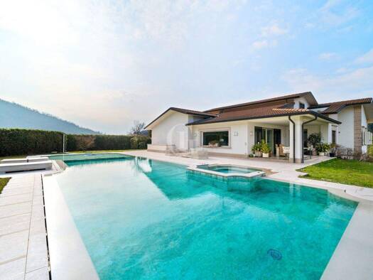 Villa zum Kauf 20 Zimmer 400 m² 2.200 m² Grundstück Paratico 25030