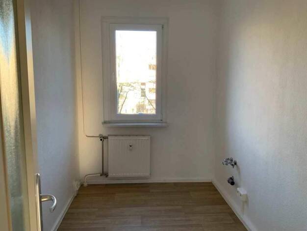 Wohnung zur Miete 386 € 3 Zimmer 59,1 m² 3. Geschoss frei ab 20.03.2026 Permoserstr. 24 Sellerhausen-Stünz Leipzig 04318