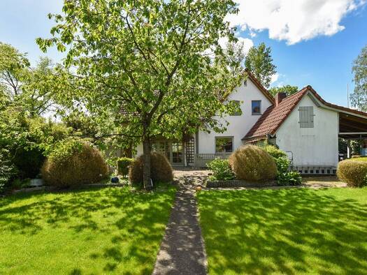 Einfamilienhaus zum Kauf 300.000 € 7 Zimmer 150 m² 951 m² Grundstück Bad Schwartau 23611