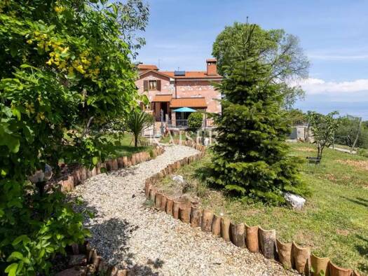 Haus zum Kauf 570.000 € 5 Zimmer 120 m² Brsec, Moscenicka Draga Mošćenička Draga