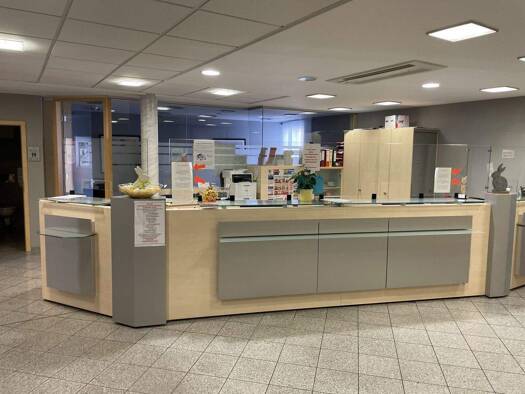 Praxis zum Kauf 750.000 € 7 Zimmer 181 m² Bürofläche Hauptstraße Feucht 90537