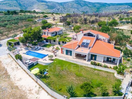 Villa zum Kauf 3.000.000 € 10 Zimmer 690 m² 14.208 m² Grundstück Kaštelanec
