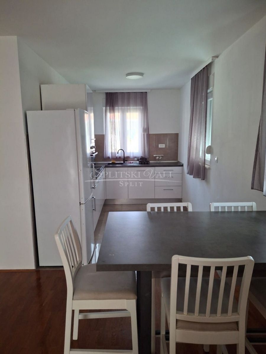 Wohnung zur Miete 700 € 2 Zimmer 70 m²<br/>Wohnfläche 1.<br/>Geschoss Split