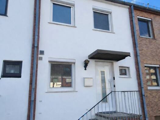 Reihenhaus zur Miete 1.200 € 4 Zimmer 90 m² 190 m² Grundstück frei ab 01.05.2026 Nordenham 26954