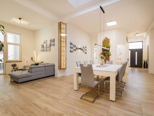 Einfamilienhaus zum Kauf provisionsfrei 947.000 € 8 Zimmer 180 m² 161 m² Grundstück frei ab 01.07.2026 Elzach 79215