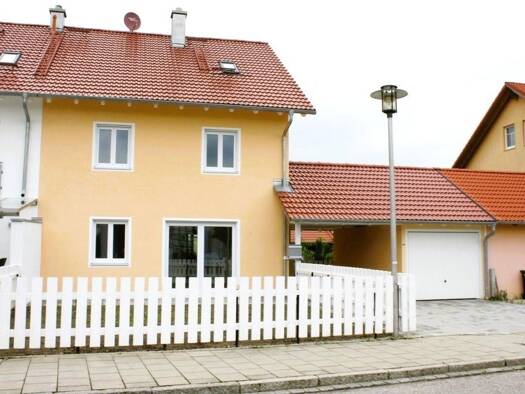 Doppelhaushälfte zur Miete 1.496 € 5 Zimmer 155 m² 304 m² Grundstück frei ab 01.11.2026 Mühldorf Mühldorf a.Inn 84419