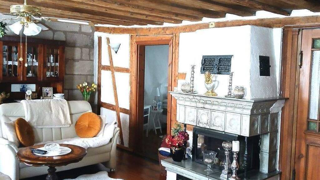 Historisches, großes Stadthaus mit vermieteten Ladeneinheiten an der Fußgängerzone in Fürth