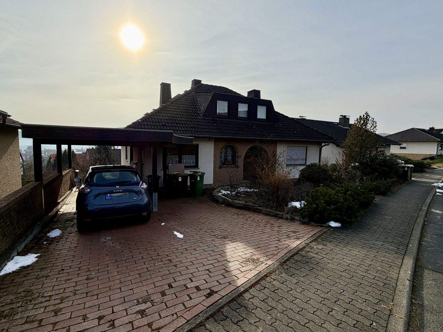 Immobilie in Schauenburg - Stilvoll wohnen mit Aussicht: Einfamilienhaus mit Einliegerwohnung in Elgershausen! - Bild 2