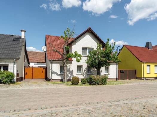 Einfamilienhaus zum Kauf 225.000 € 7,5 Zimmer 200 m² 658 m² Grundstück Wusterwitz 14789