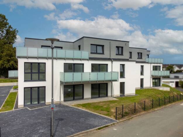 Wohnung zur Miete 1.020 € 2 Zimmer 92,2 m² 2. Geschoss Burgsolms Solms 35606