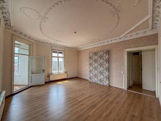 Wohnung zur Miete 850 € 4 Zimmer 185 m² 2. Geschoss frei ab sofort Zwickauer Straße 35 Reichenbach 08468