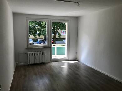 Wohnung zur Miete 418 € 4 Zimmer 76 m² EG Kastanienweg 39 Bernburg Bernburg (Saale) 06406