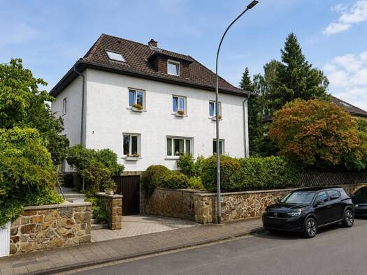 Einfamilienhaus zum Kauf 945.000 € 9 Zimmer 240 m² 978 m² Grundstück Gießen Gießen 35392
