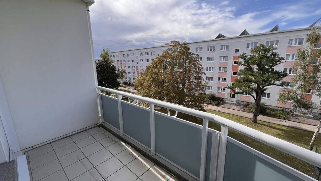 Wohnung zur Miete 402 € 3 Zimmer 60 m² 3. Geschoss Friedrich-List-Straße 27 Eisenhüttenstadt 15890