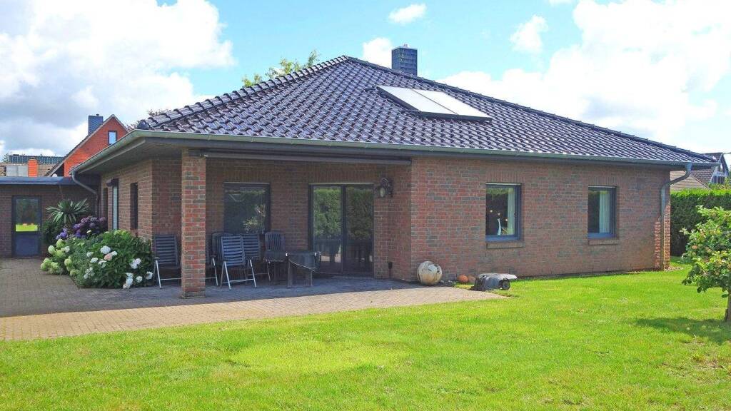 Einfamilienhaus zum Kauf 425.000 € 3 Zimmer 131 m² 703 m² Grundstück Brunsbüttel 25541