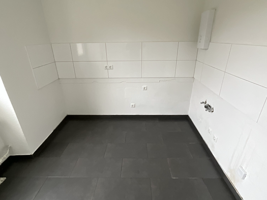 WG-Zimmer zur Miete 329 € 3 Zimmer 74 m² 2. Geschoss frei ab 01.05.2026 Eichenallee 1 e Geisweid Siegen 57078