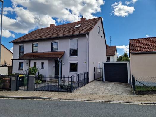 Doppelhaushälfte zur Miete 1.500 € 4,5 Zimmer 169 m² 260 m² Grundstück frei ab sofort Wachendorf Cadolzburg 90556