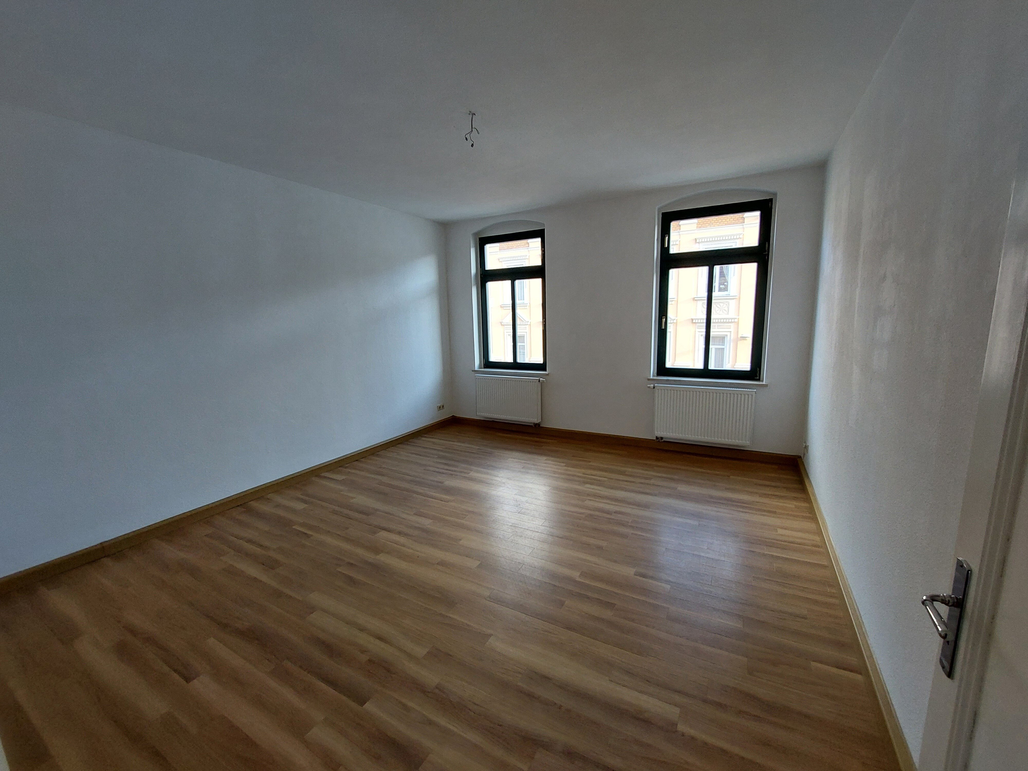 Wohnung zur Miete 340 € 2 Zimmer 65 m²<br/>Wohnfläche 2.<br/>Geschoss ab sofort<br/>Verfügbarkeit Roßwein Roßwein 04741