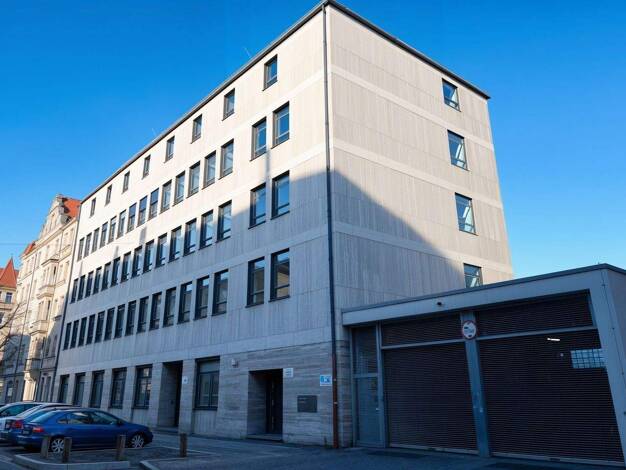 Büro zur Miete 2.183 € 7 Zimmer 213 m² Bürofläche Gostenhof Weiterer Innenstadtgürtel West / Nord / Ost 90429