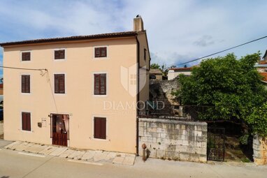 Haus zum Kauf 270.000 € 6 Zimmer 180 m² 130 m² Grundstück Porec center 52440