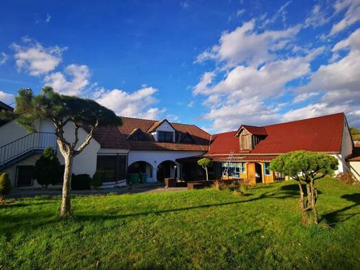 Einfamilienhaus zum Kauf 10 Zimmer 650 m² 3.100 m² Grundstück Oberhautzental 2011