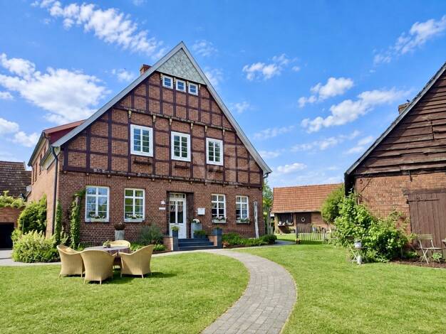 Einfamilienhaus zum Kauf 6,5 Zimmer 215 m² 1.416 m² Grundstück Berge Berge 49626