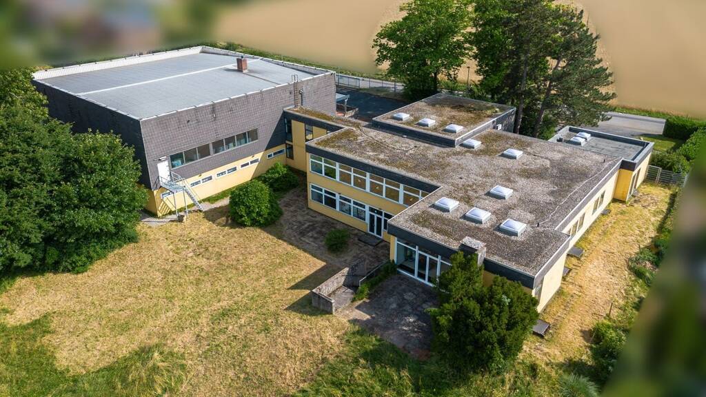 Lagerhalle zum Kauf 1.400.000 € 918 m² Lagerfläche Eitorf 53783