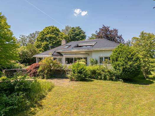 Einfamilienhaus zum Kauf 1.690.000 € 7 Zimmer 195,5 m² 4.709 m² Grundstück Oberderdingen Oberderdingen 75038
