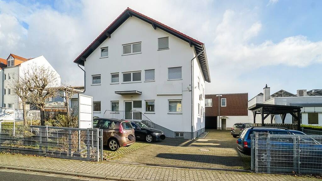 Gewerbe- und Wohnimmobilie mit Lager oder 10 Garagenplätzen. Auf jeden Fall mit sehr vielen Optionen