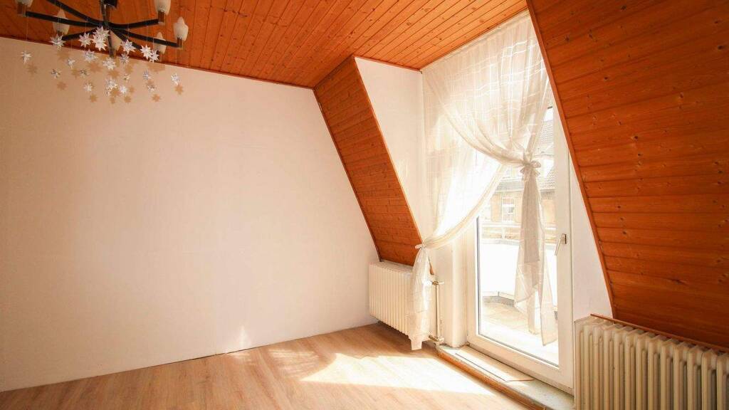 Wohnung zum Kauf 115.000 € 4 Zimmer 99,6 m² 3. Geschoss Heppens Wilhelmshaven 26382