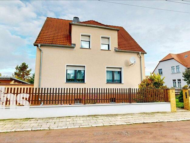 Einfamilienhaus zum Kauf provisionsfrei 200.000 € 4 Zimmer 111 m² 1.227 m² Grundstück Clara-Zetkin-Str. 2 Merseburg 06217