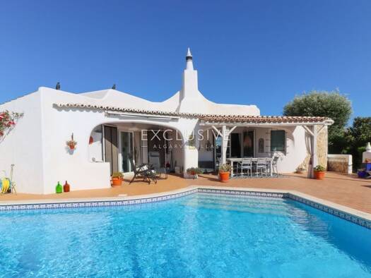 Haus zum Kauf 899.000 € 212 m² 1.110 m² Grundstück Lagoa e Carvoeiro 8400-535