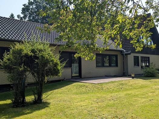 Mehrfamilienhaus zum Kauf 333.000 € 9 Zimmer 265 m² 1.558 m² Grundstück frei ab sofort Unterlüß Südheide 29345