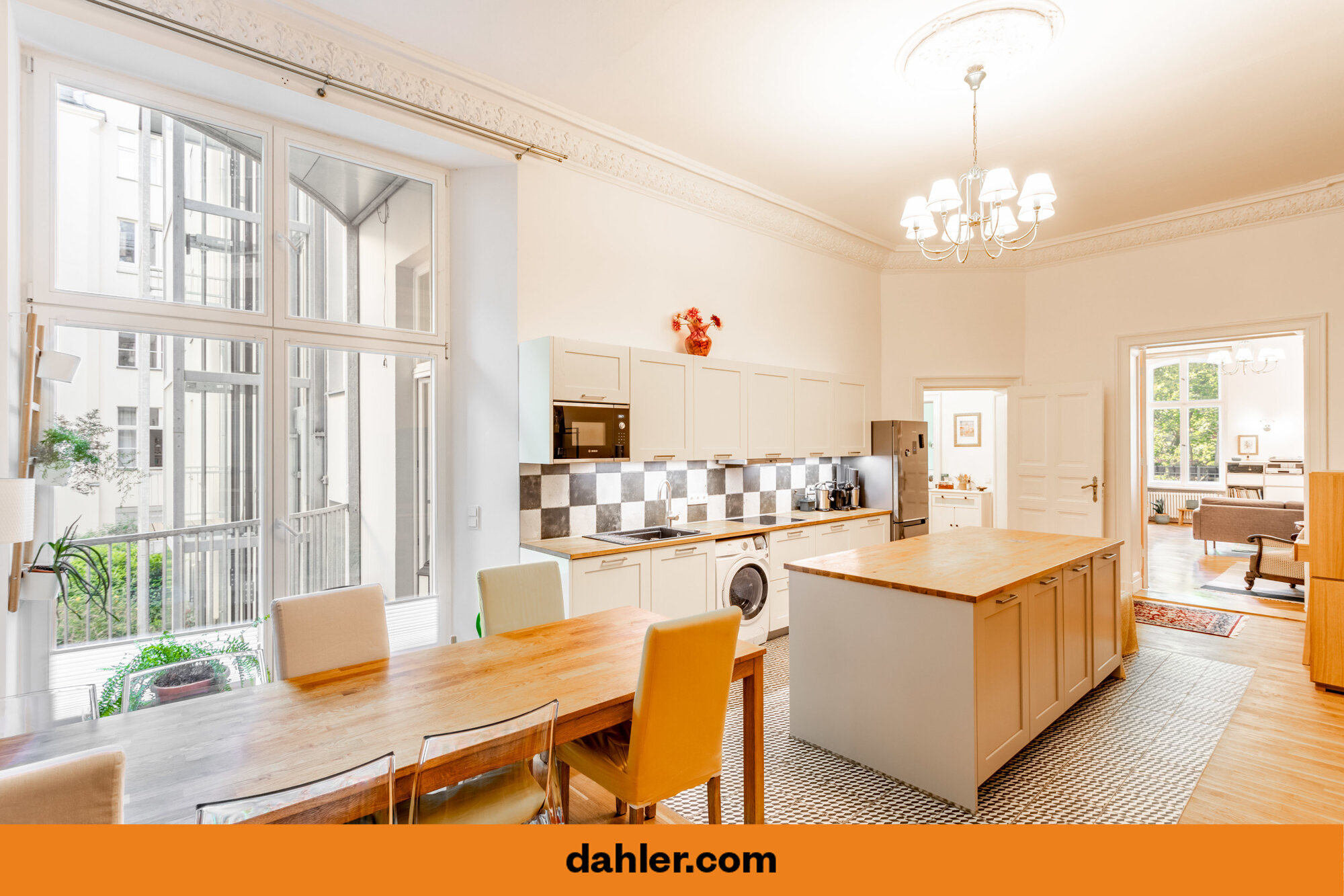 Wohnung zum Kauf 975.000 € 4 Zimmer 136 m²<br/>Wohnfläche 1.<br/>Geschoss Charlottenburg Berlin / Charlottenburg 14057