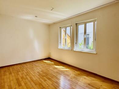 Stadthaus zum Kauf 647.000 € 9 Zimmer 182 m² 299 m² Grundstück Stuttgart 70329