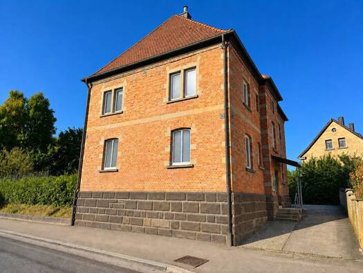 Mehrfamilienhaus zum Kauf 479.000 € 9 Zimmer 209,4 m² 400 m² Grundstück frei ab 01.11.2026 Schillerstraße 13 Crailsheim Crailsheim 74564