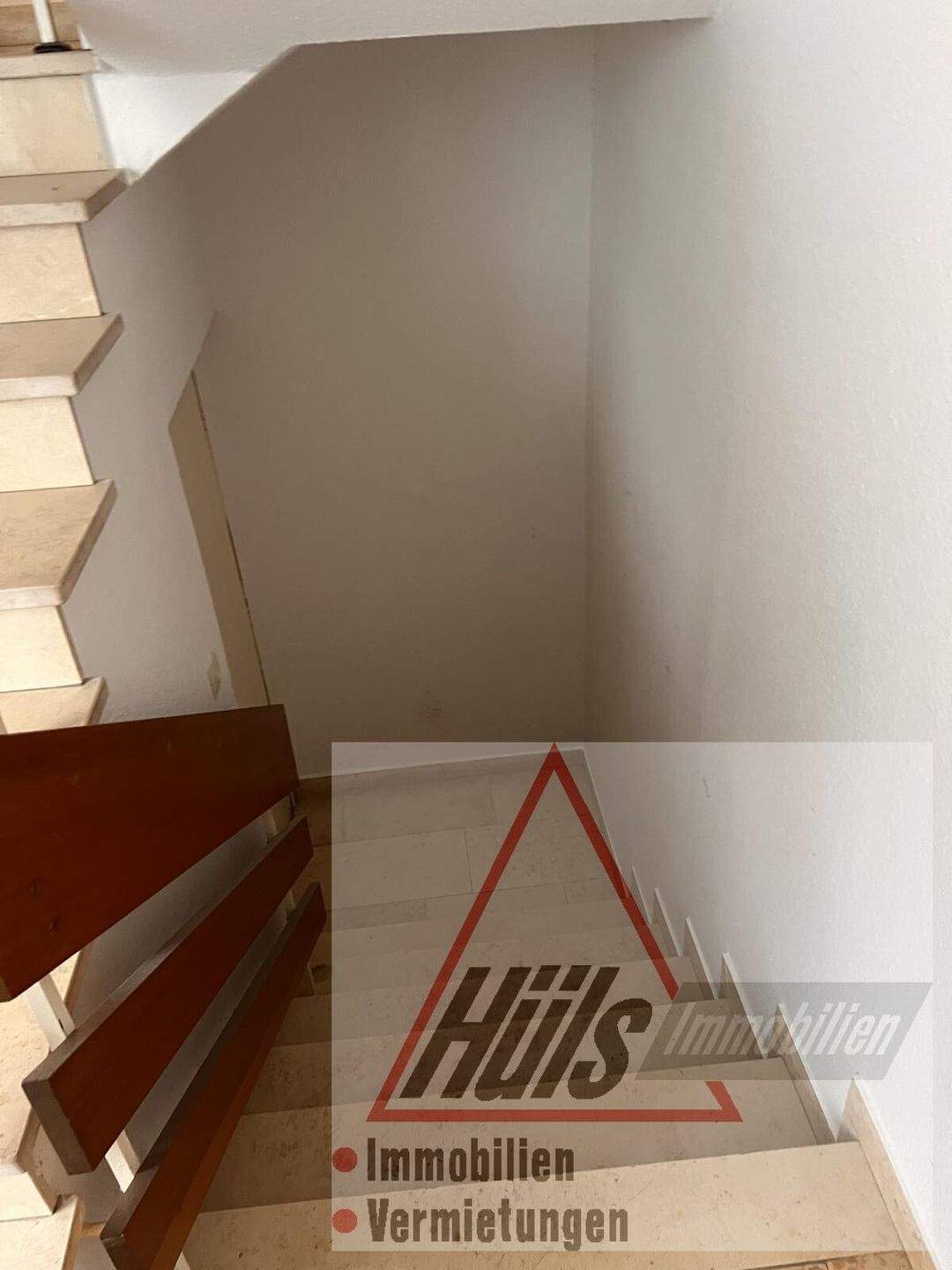 Immobilie in Lienen - Gepflegtes Zweifamilienhaus mit großem Grundstück, Keller & Doppelgarage in ruhiger Lage - Bild 4