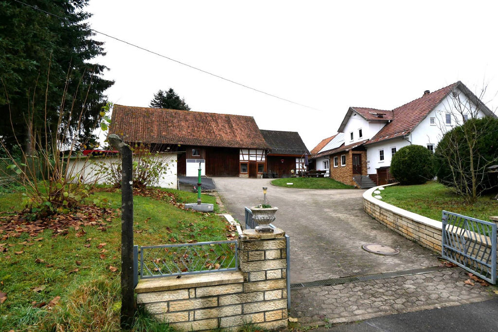 Haus zum Kauf 315.000 € 6 Zimmer 170 m²<br/>Wohnfläche 2.554 m²<br/>Grundstück Grattstadt Bad Rodach 96476