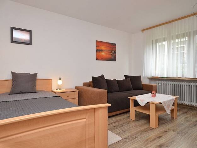 WG-Zimmer zur Miete auf Zeit 395 € 18 m² EG frei ab sofort Reichenberg Reichenberg 97234